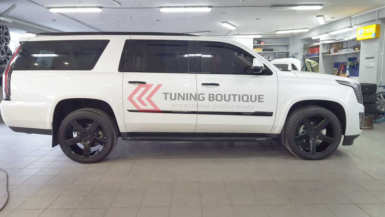 Cadillac Escalade на 22" дисках DUB Baller фото 1